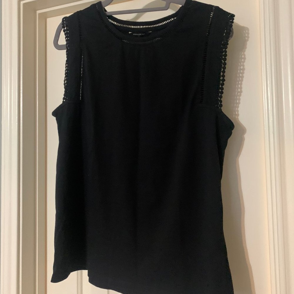 EUC Banana Republic Black Tank with Neckline/Sleeve Detail